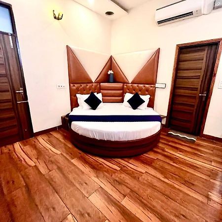 Hotel Woodcrest Zirakpur - Best Family Hotel By - A Unit Of Sidham Group Dış mekan fotoğraf
