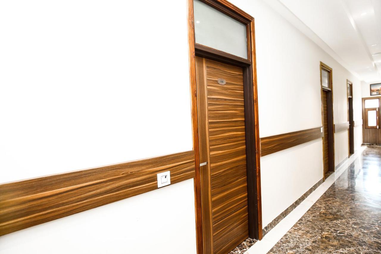 Hotel Woodcrest Zirakpur - Best Family Hotel By - A Unit Of Sidham Group Dış mekan fotoğraf
