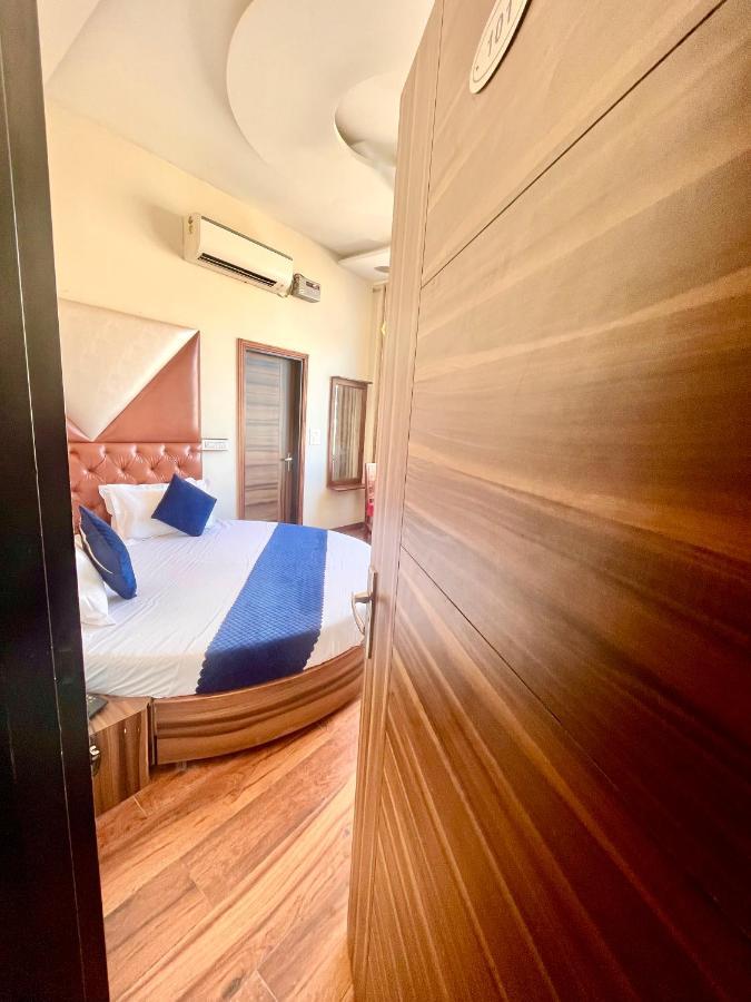 Hotel Woodcrest Zirakpur - Best Family Hotel By - A Unit Of Sidham Group Dış mekan fotoğraf