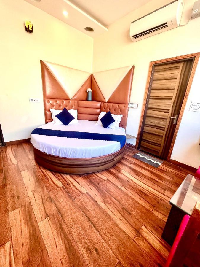 Hotel Woodcrest Zirakpur - Best Family Hotel By - A Unit Of Sidham Group Dış mekan fotoğraf