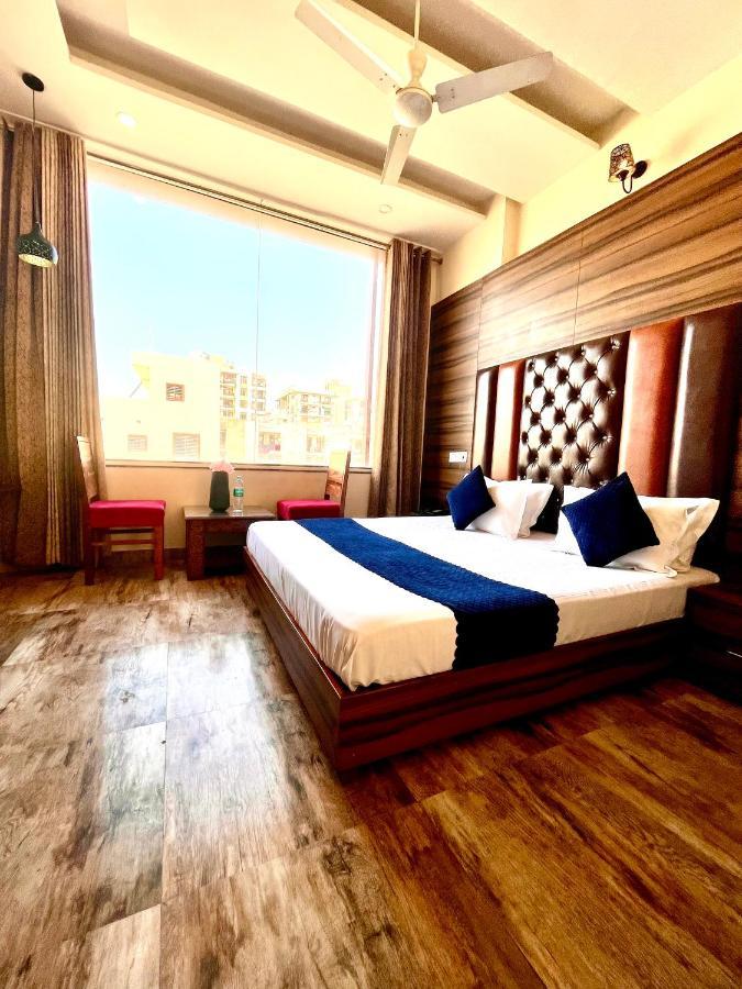 Hotel Woodcrest Zirakpur - Best Family Hotel By - A Unit Of Sidham Group Dış mekan fotoğraf