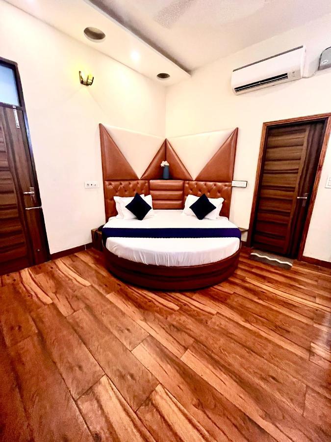 Hotel Woodcrest Zirakpur - Best Family Hotel By - A Unit Of Sidham Group Dış mekan fotoğraf