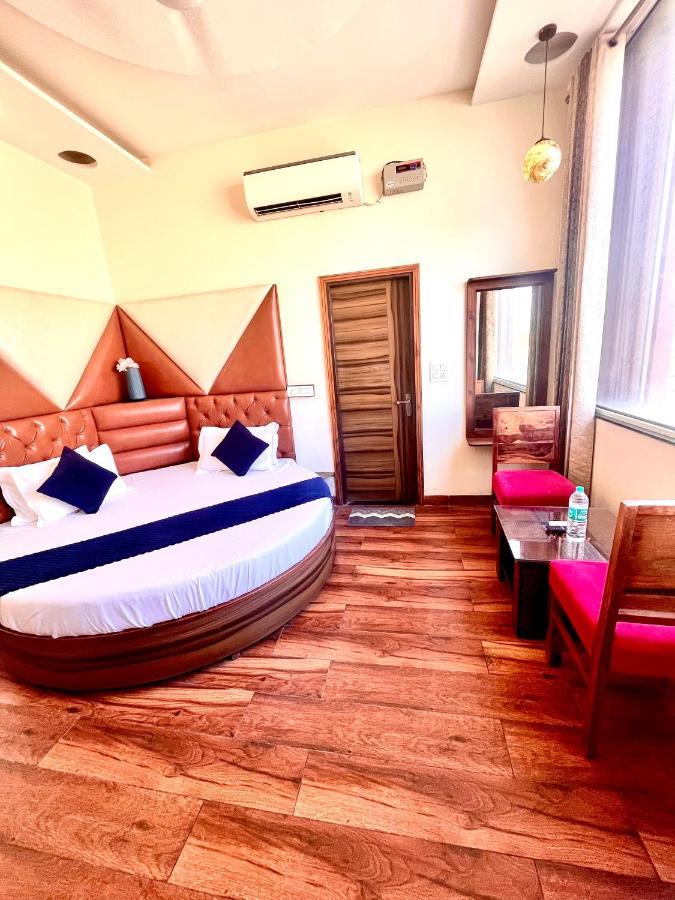 Hotel Woodcrest Zirakpur - Best Family Hotel By - A Unit Of Sidham Group Dış mekan fotoğraf
