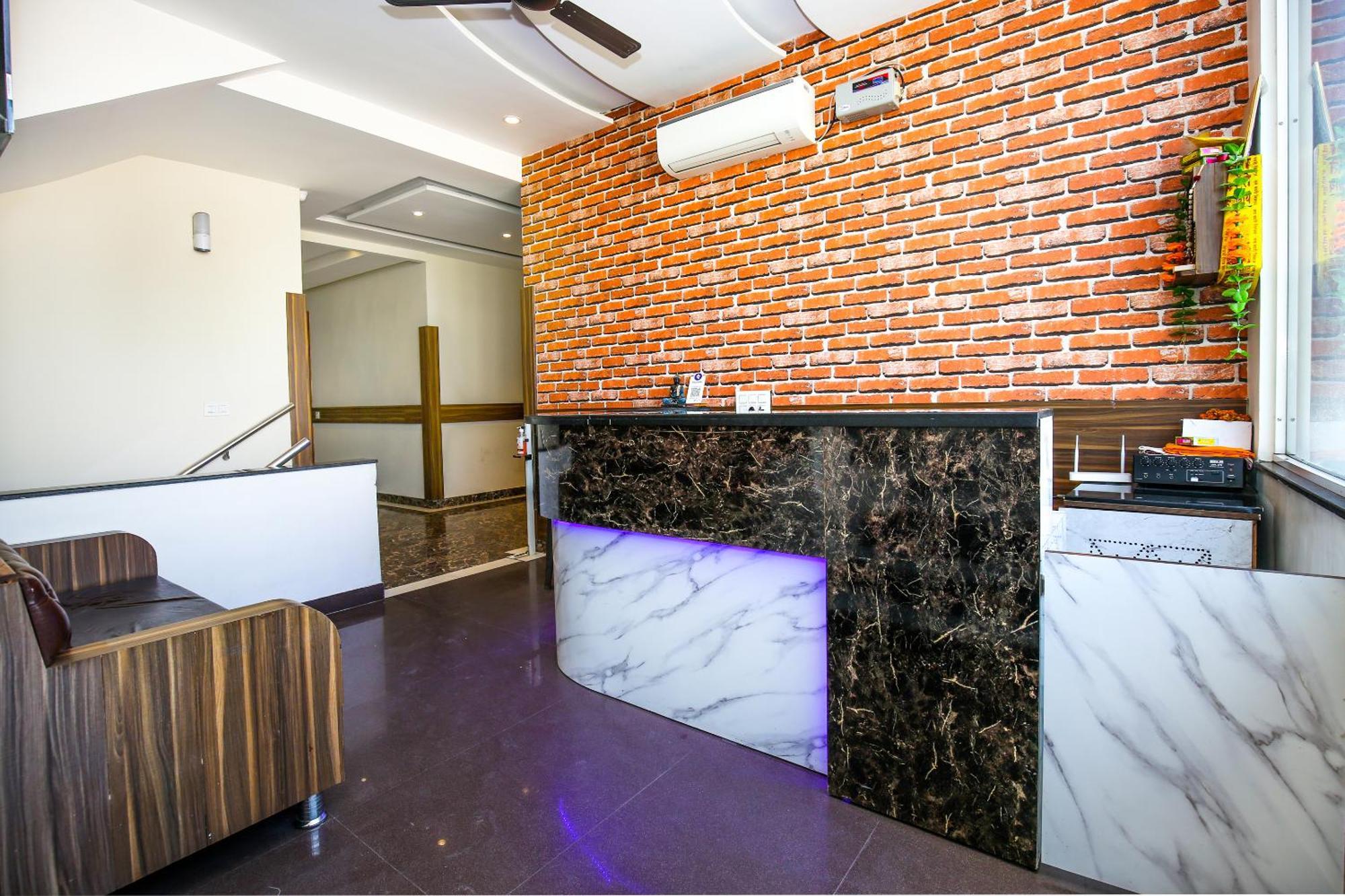 Hotel Woodcrest Zirakpur - Best Family Hotel By - A Unit Of Sidham Group Dış mekan fotoğraf